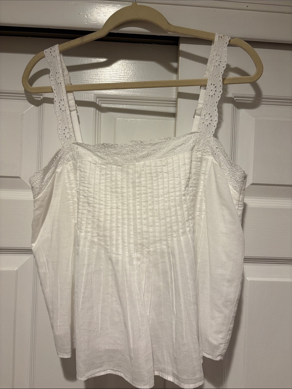 NWOT Abercrombie & Fitch White Lace-Trim Cotton Camisole